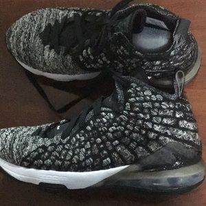 Nike Basketball Shoes LeBron size Men’s 6.5, Women’s 8, EUR 39